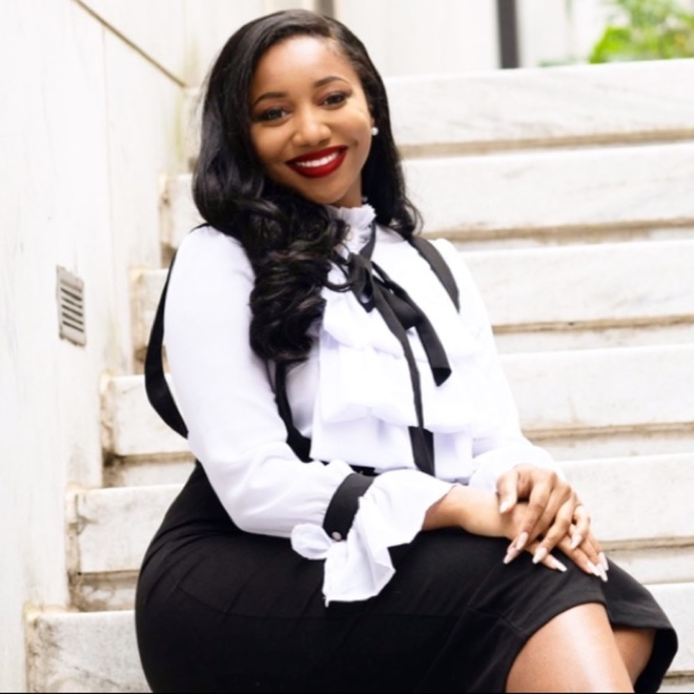 Meet your Posher, Mikaiya